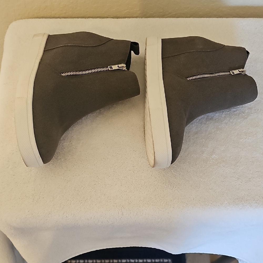 Athlefit Gray Ankle Side Zip  Booties Comfy Casual Size 9.5 EUC - Picture 7 of 12